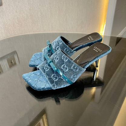 GUCCI VELVET HIGH HEEL SANDALS WITH BEAUTIFUL LOGO DETAILS BLUE SKY