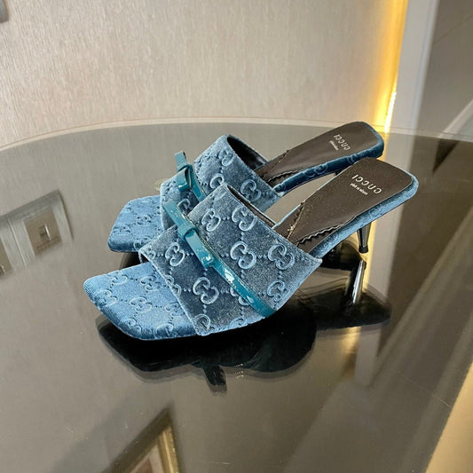 GUCCI VELVET HIGH HEEL SANDALS WITH BEAUTIFUL LOGO DETAILS BLUE SKY