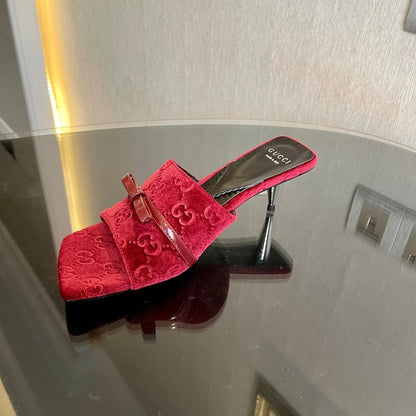 GUCCI VELVET HIGH HEEL SANDALS WITH BEAUTIFUL LOGO DETAILS WINE RED