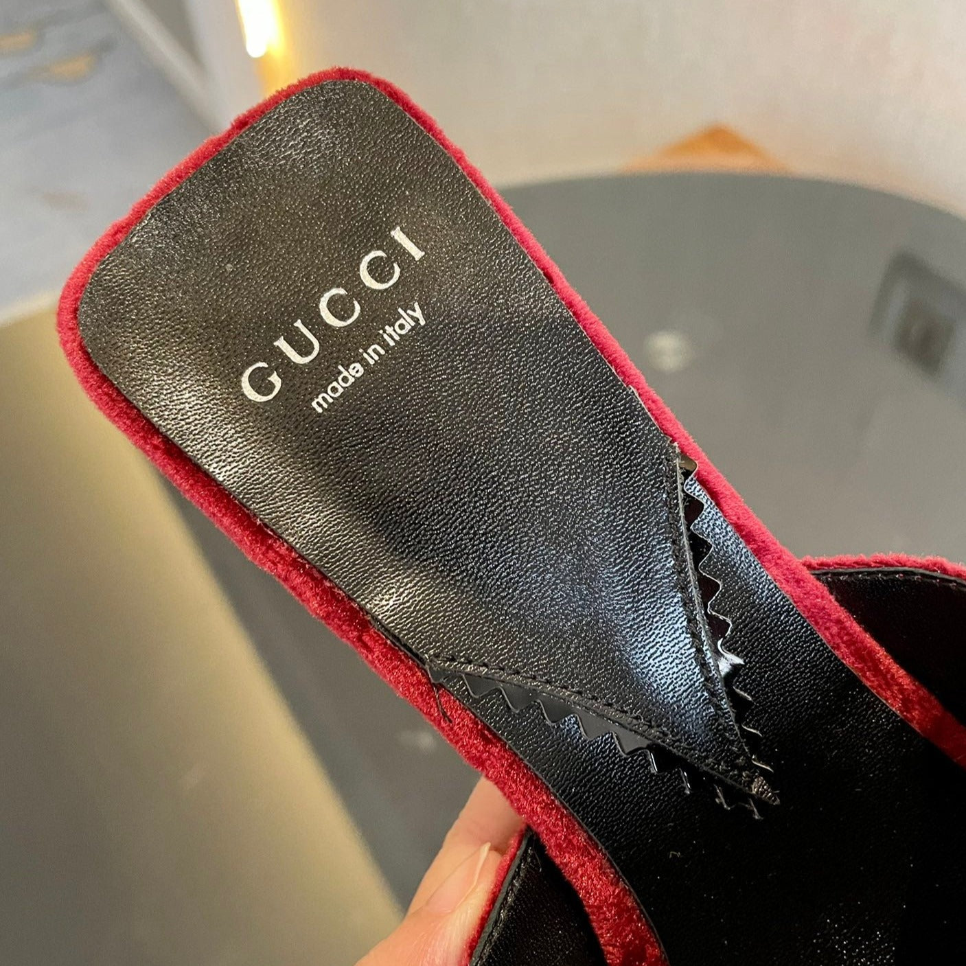 GUCCI VELVET HIGH HEEL SANDALS WITH BEAUTIFUL LOGO DETAILS WINE RED