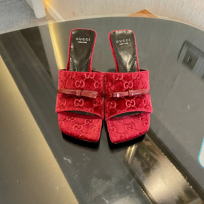 GUCCI VELVET HIGH HEEL SANDALS WITH BEAUTIFUL LOGO DETAILS WINE RED