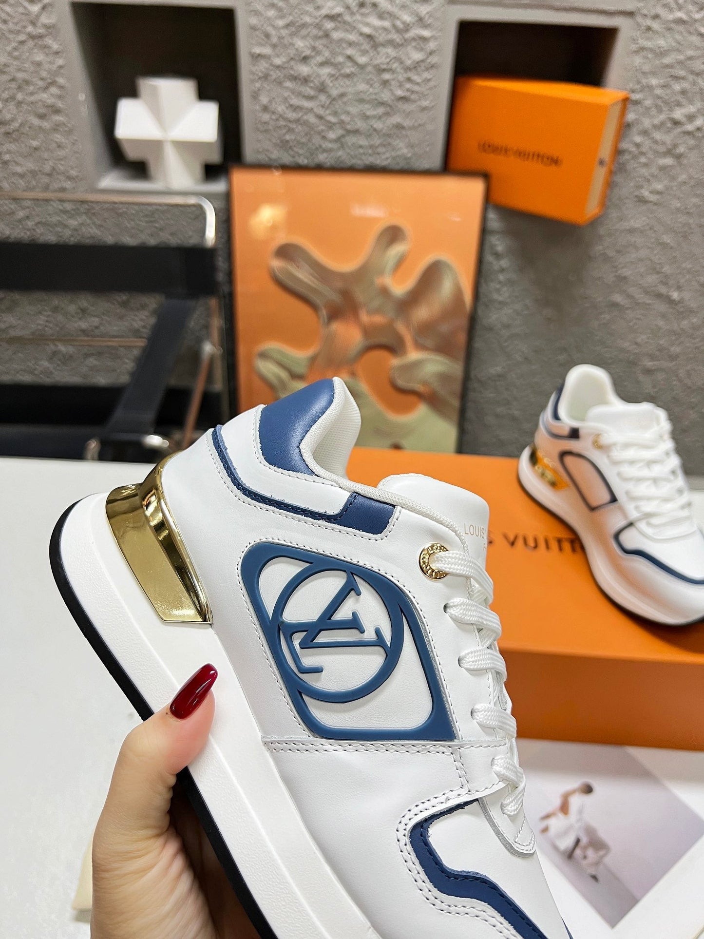 LOUIS VUITTON LV WOMEN SNEAKER IN WHITE MIX BLUE CALFSKIN
