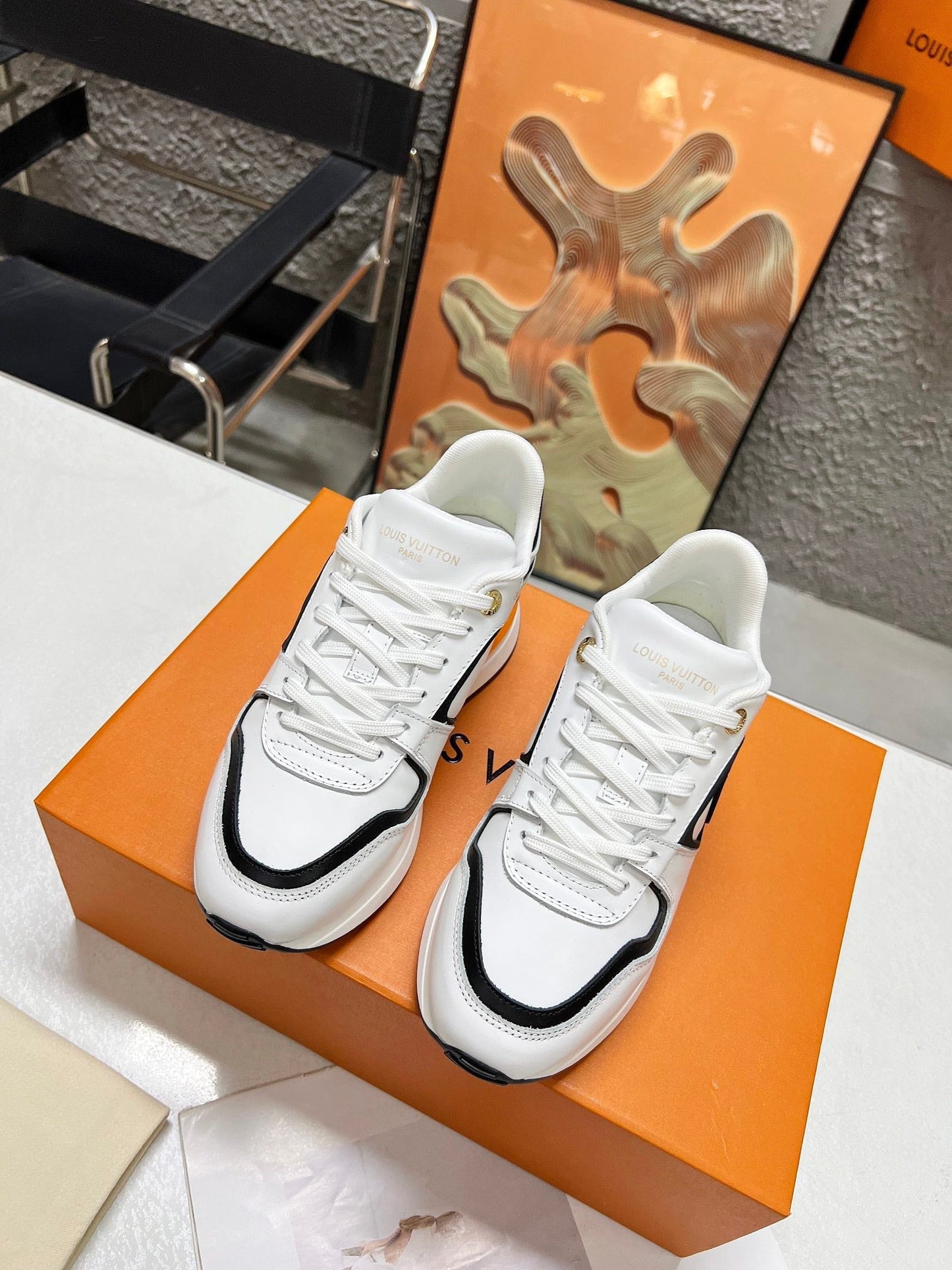 LOUIS VUITTON LV WOMEN SNEAKER IN WHITE MIX BLACK CALFSKIN