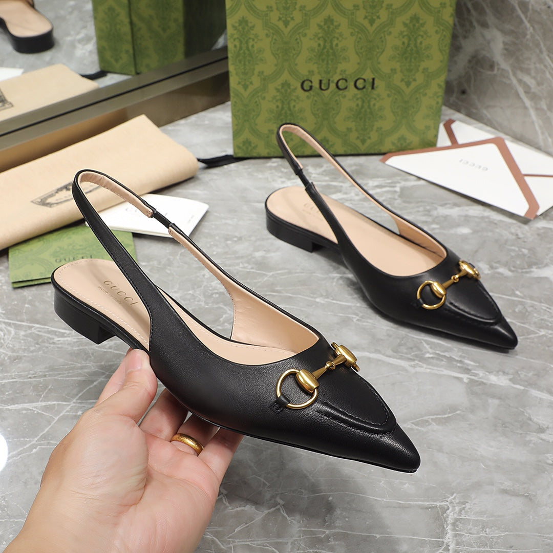 GUCCI Flat Sandals black