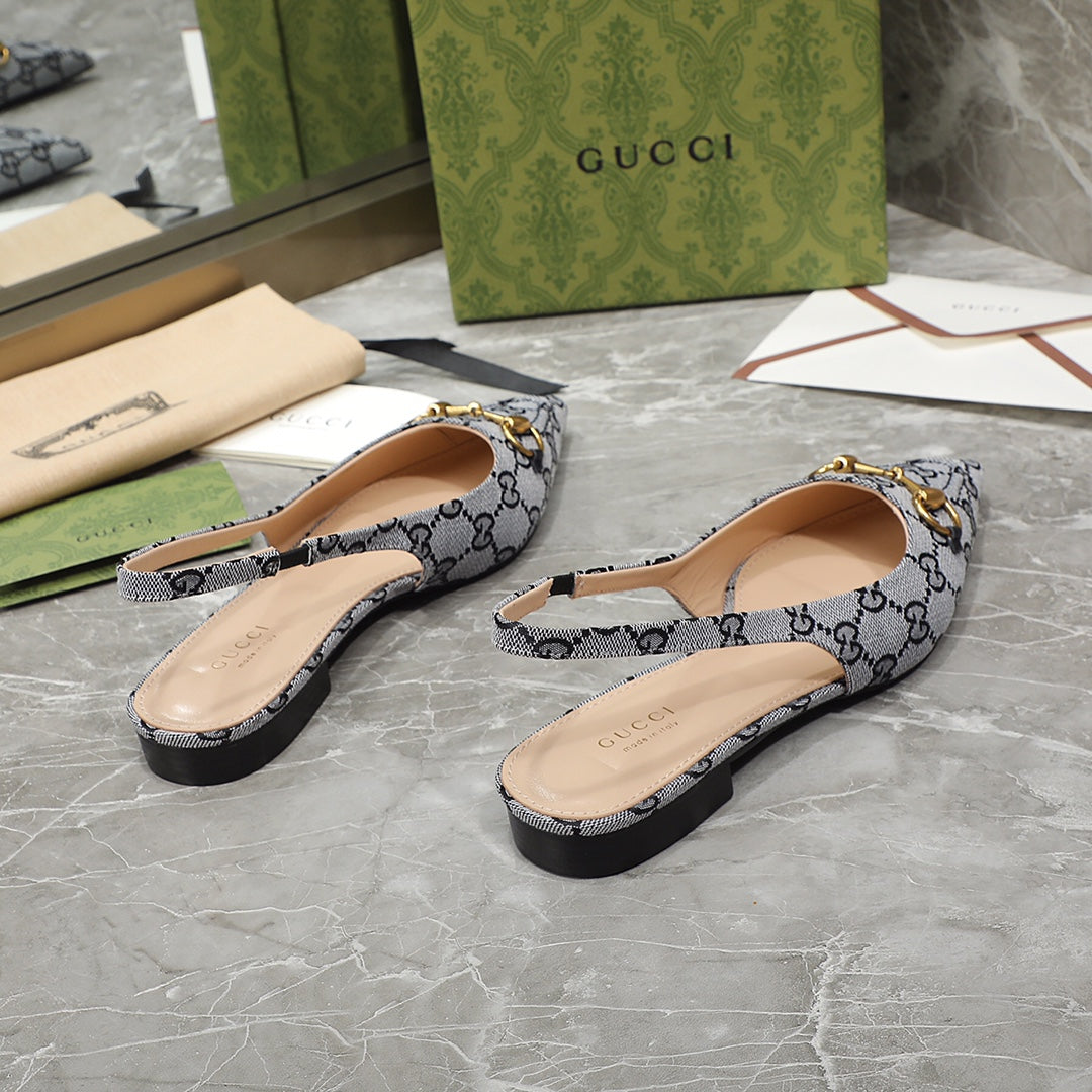 GUCCI Flat Sandals Grey caro