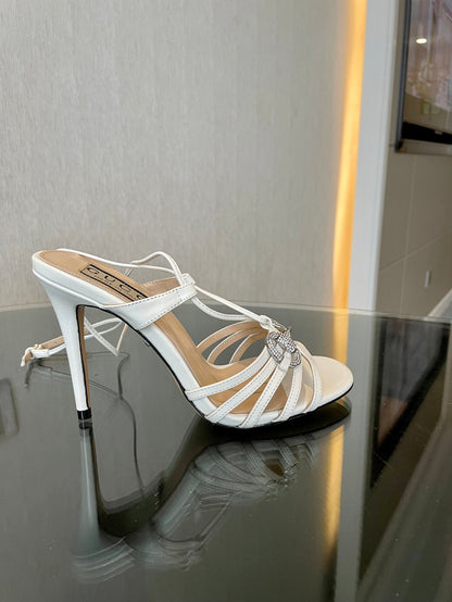 GUCCI CRYSTAL HORSEBIT SANDAL CREAMY WHITE LAMBSKIN