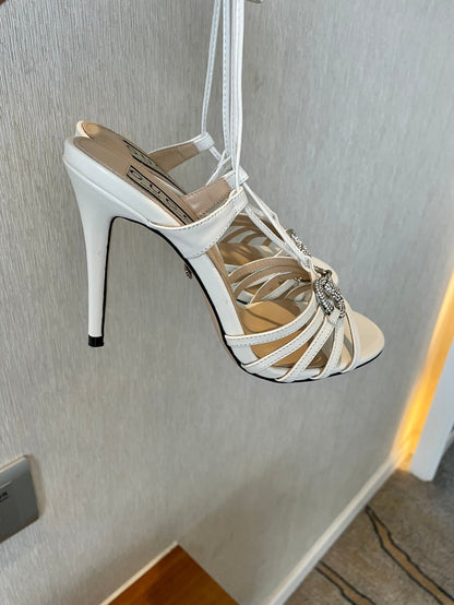 GUCCI CRYSTAL HORSEBIT SANDAL CREAMY WHITE LAMBSKIN