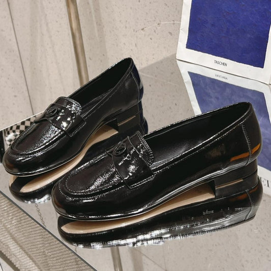 LOUIS VUITTON SOHO FLAT LOAFER IN BLACK GLOSSY CALFSKIN