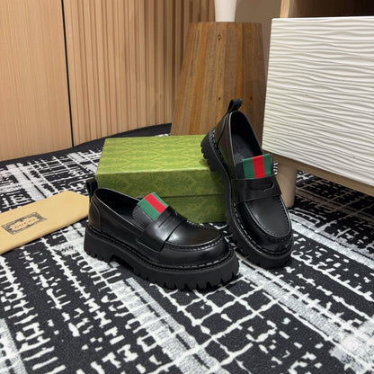 GUCCI LOAFER WITH WEB IN BLACK CALFSKIN