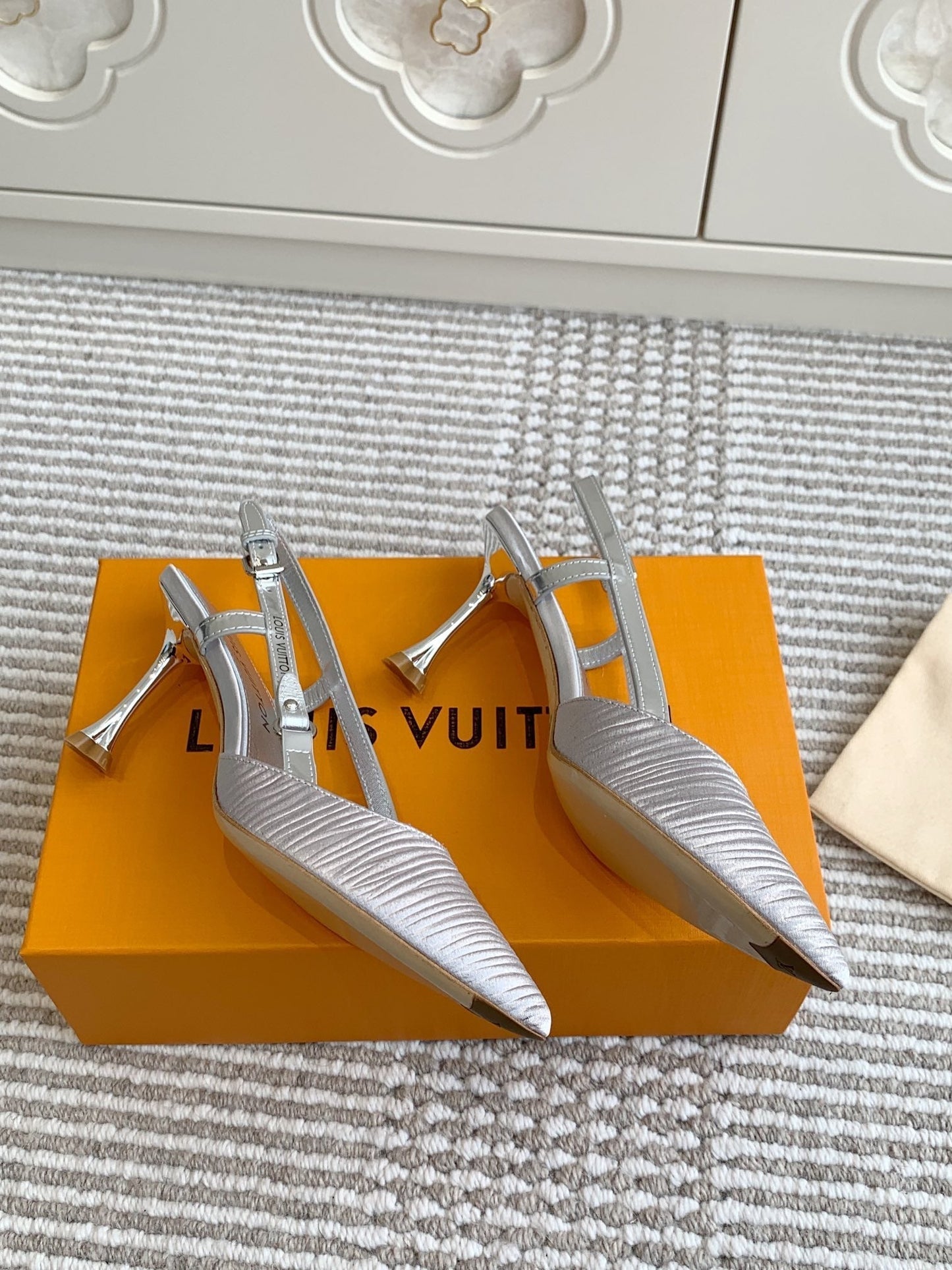 LOUIS VUITTON BLOSSOM SLINGBACKS 75 MM IN SILVER IMPORTED STRIPED SILK SATIN