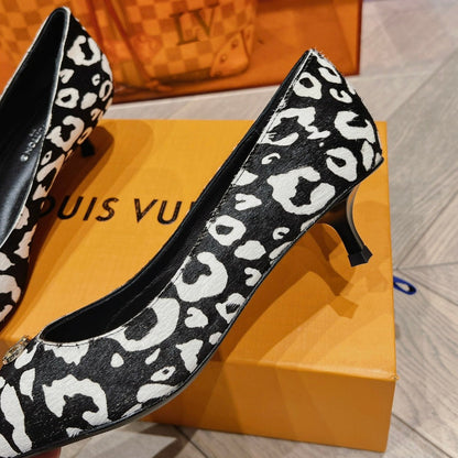 LOUIS VUITTON LV SINGLE LOW HEEL PUMP WHITE LEOPARD
