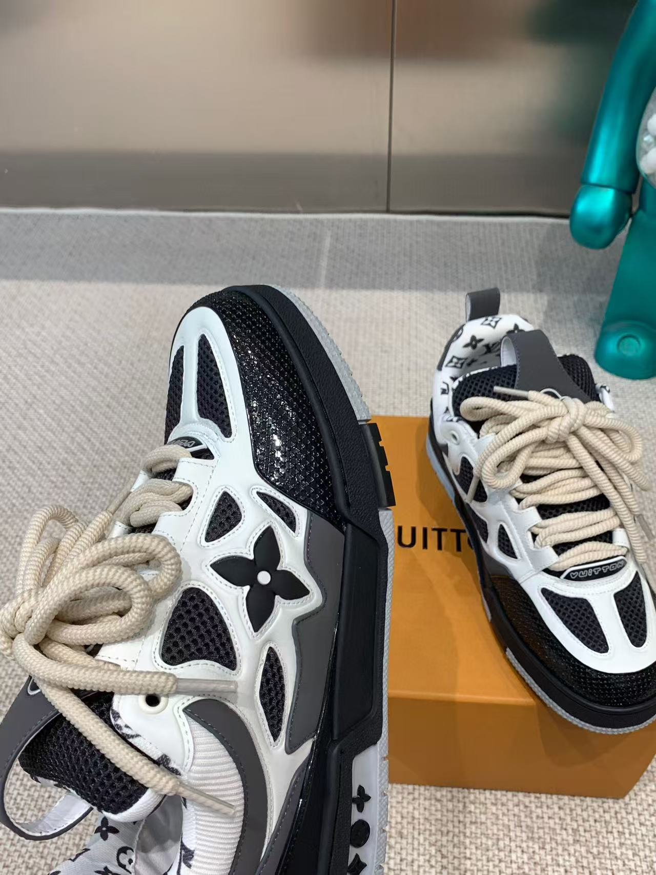 LOUIS VUITTON LV SKATE SNEAKER BLACK MIX WHITE COWHIDE