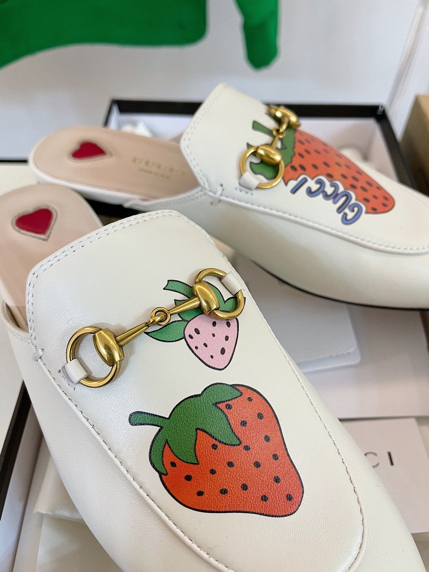 GUCCI SLIPPER PRINCETOWN STRAWBERRY
