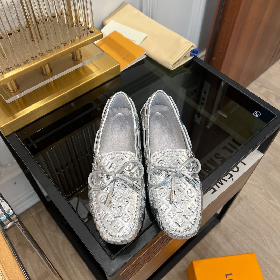 LOUIS VUITTON LV GLORIA FLAT LOAFER LOGO STAMPING SILVER