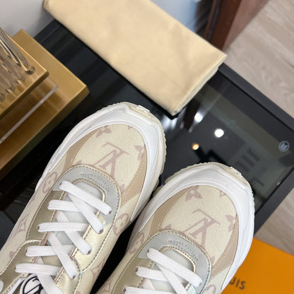 LOUIS VUITTON LV RUN 55 SNEAKER BEIGE