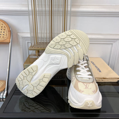 LOUIS VUITTON LV RUN 55 SNEAKER GEIGE