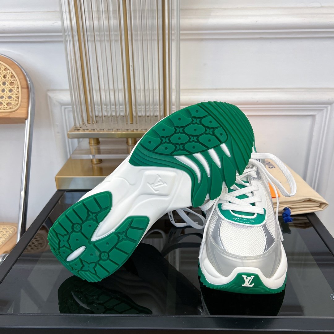 LOUIS VUITTON LV RUN 55 SNEAKER WHITE GREEN