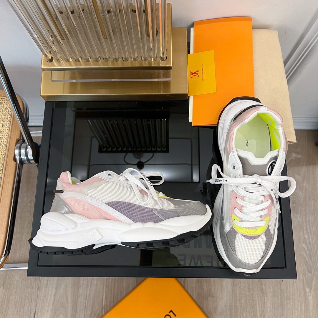 LOUIS VUITTON LV RUN 55 SNEAKER GREEN PLANTAIN
