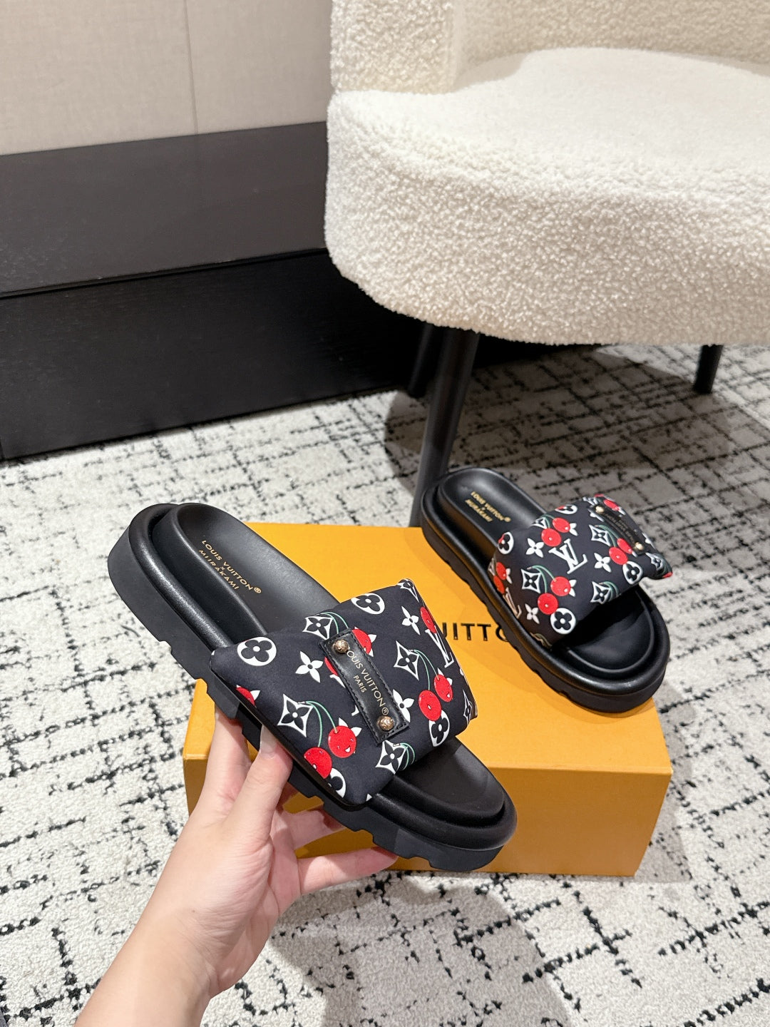 LOUIS VUITTON LV MIAMI-STYLE SANDALS 25S IN BLACK FABRIC AND CALFSKIN