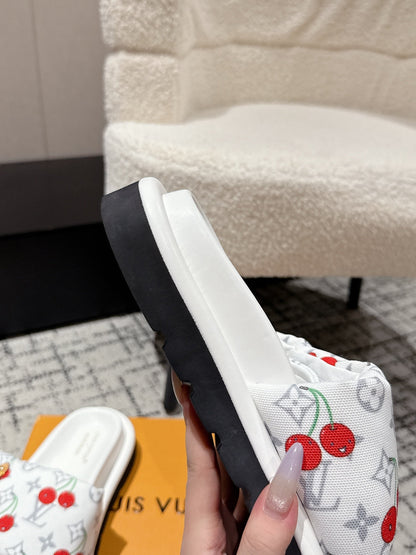 LOUIS VUITTON LV MIAMI-STYLE SANDALS 25S IN WHITE FABRIC AND CALFSKIN