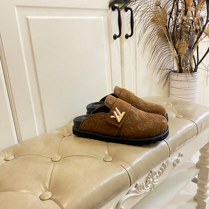 LOUIS VUITTON COSY FLAT COMFORT CLOG IN CHOCOLATE BROWN EMBOSSED SUEDE