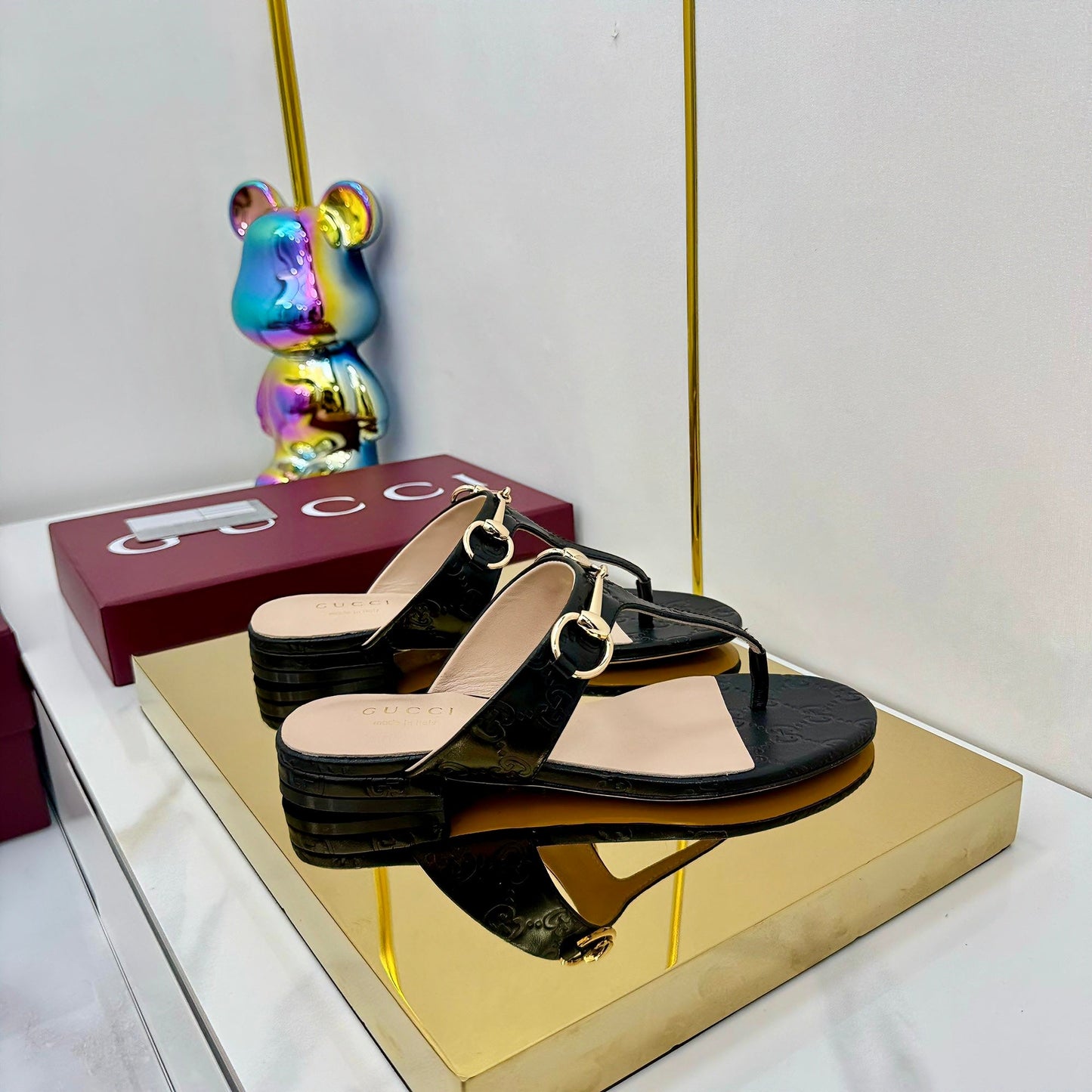 GUCCI THONG SANDALS IN BLACK LAMBSKIN PRINTED LOGO WITH GOLD HARDWARE