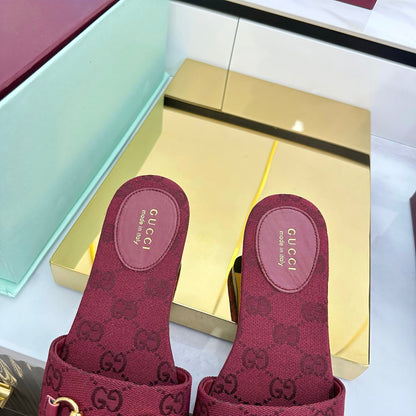 GUCCI SLIDES IN RED WITH GOLD HARDWARE