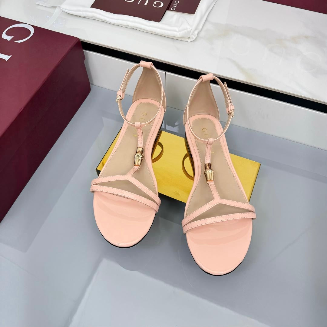 GUCCI THONG SANDALS 25S IN LIGHT PINK LAMBSKIN WITH GOLD HARDWARE
