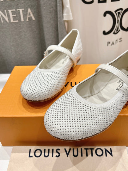 LOUIS VUITTON ROMY FLAT BALLERINA IN WHITE LAMBSKIN EMBELLISHED SILVER-TONED STUDS