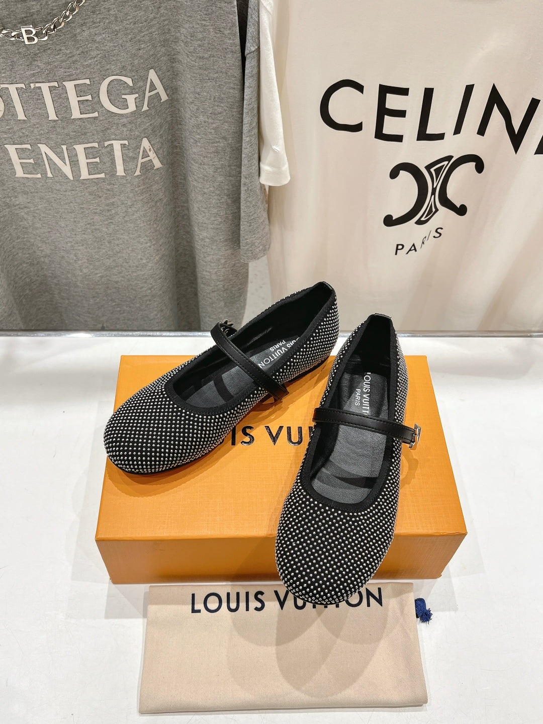 LOUIS VUITTON ROMY FLAT BALLERINA IN BLACK LAMBSKIN EMBELLISHED SILVER-TONED STUDS