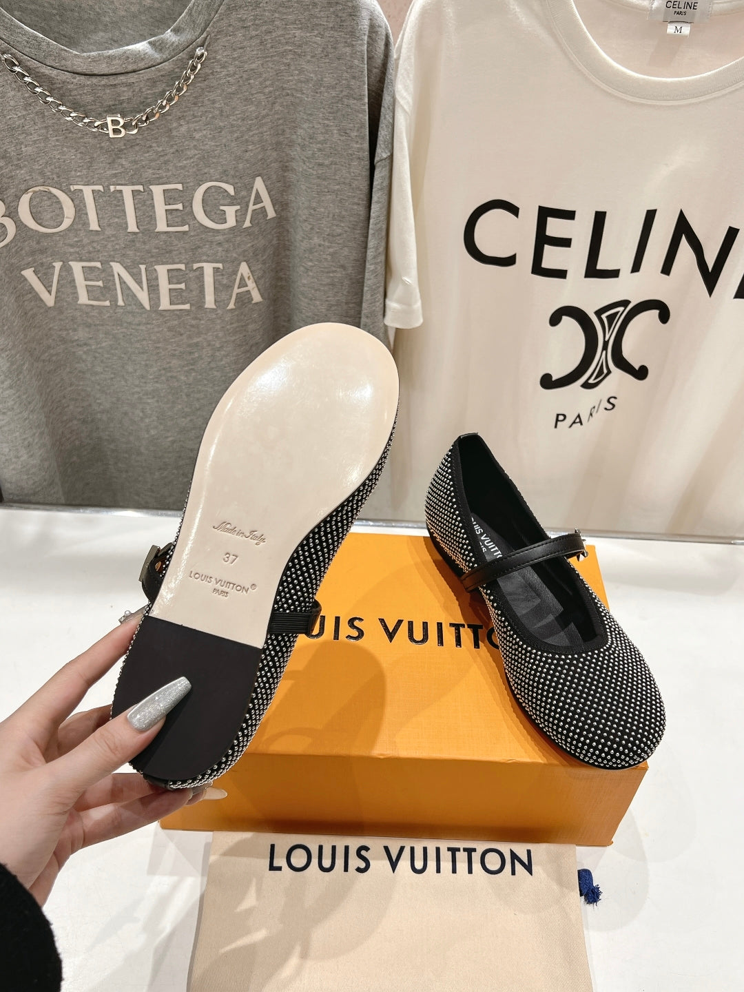 LOUIS VUITTON ROMY FLAT BALLERINA IN BLACK LAMBSKIN EMBELLISHED SILVER-TONED STUDS