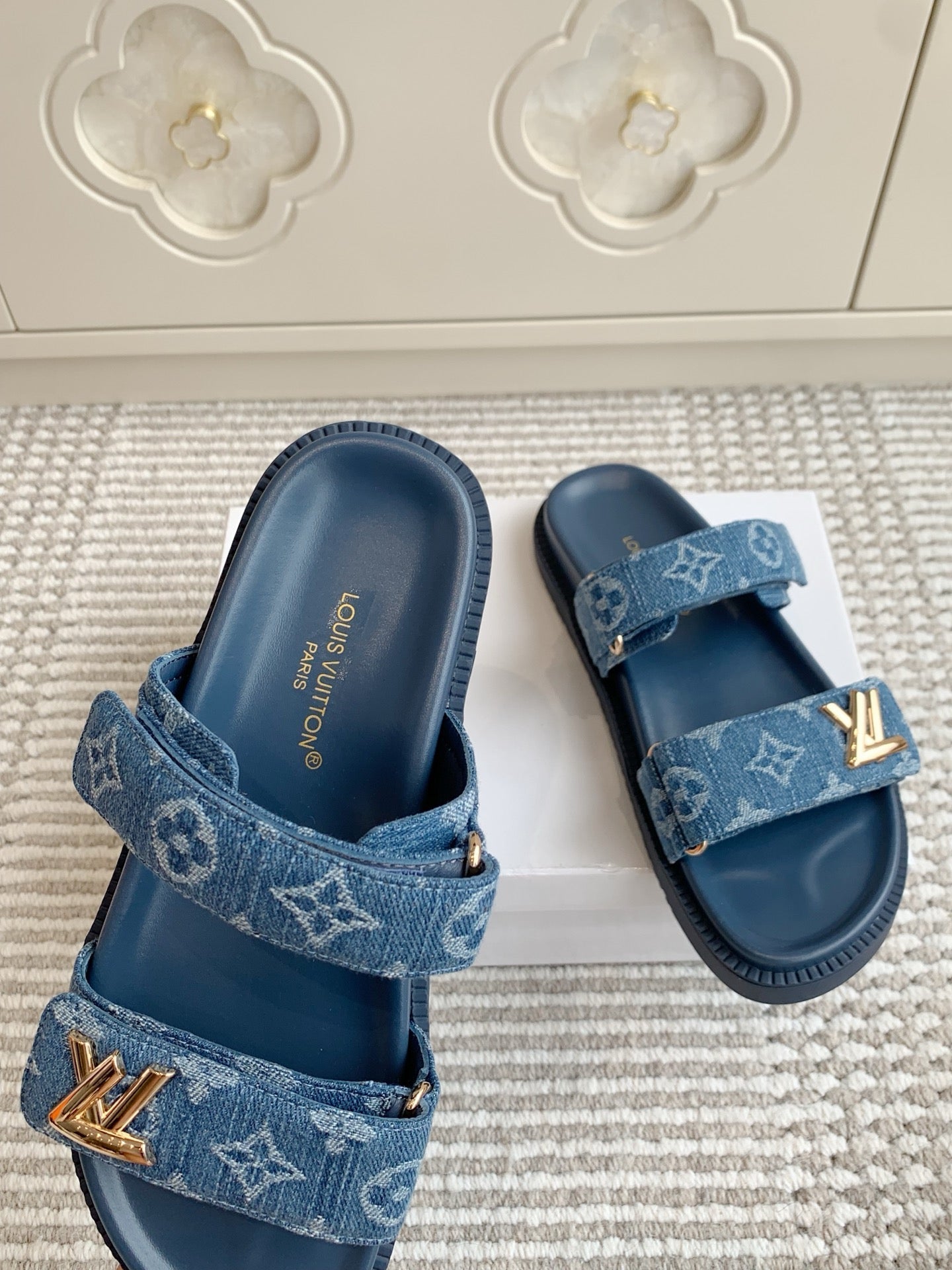 LOUIS VUITTON LV TWO-STRAP SANDALS 25S IN BLUE DENIM AND CALFSKIN WITH GOLD HARDWARE