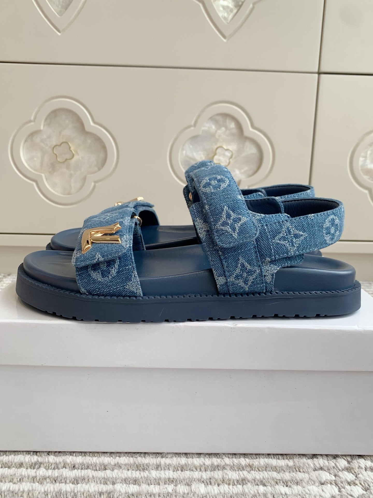 LOUIS VUITTON LV SANDALS 25S IN BLUE DENIM AND CALFSKIN WITH GOLD HARDWARE