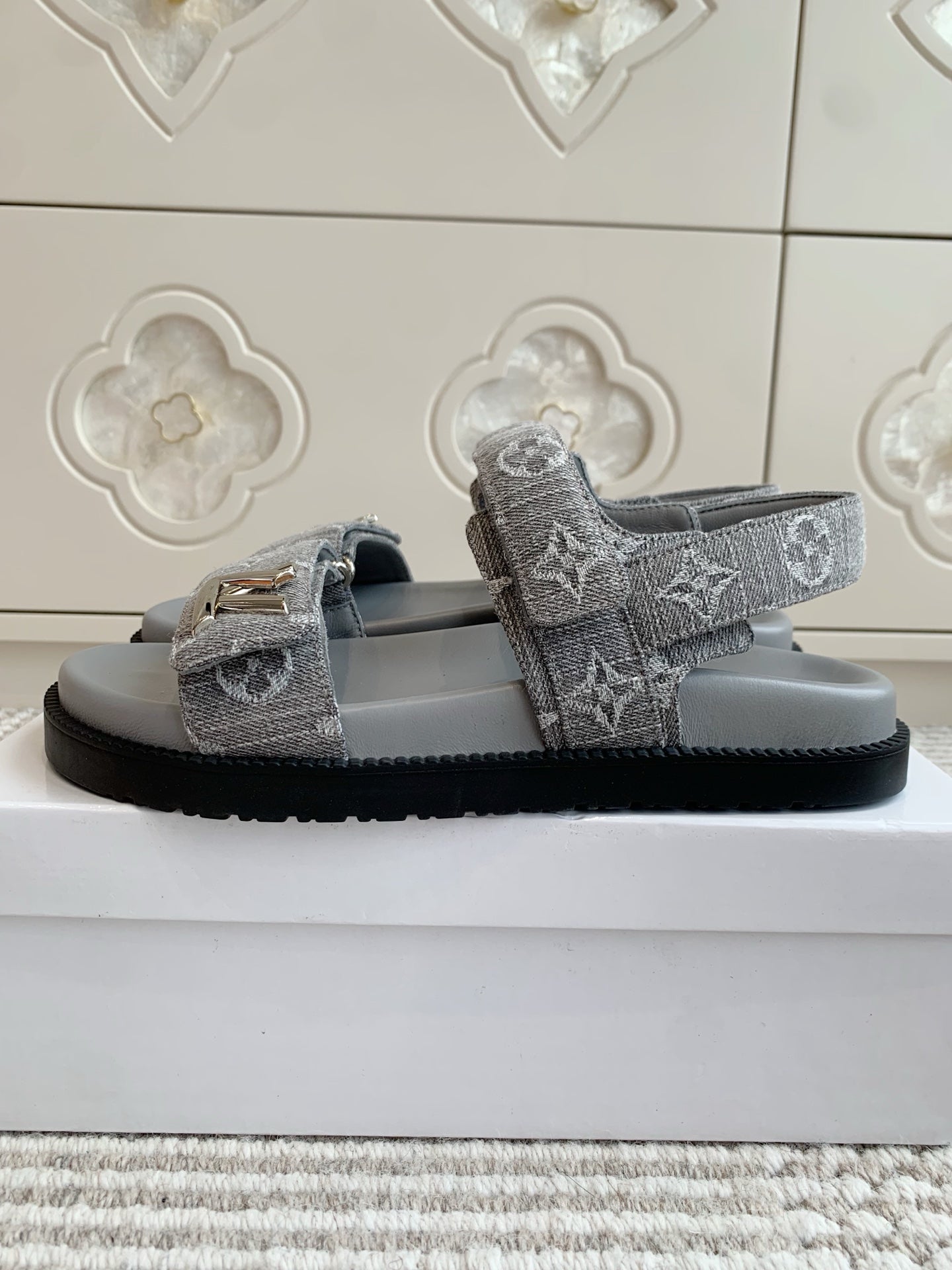 LOUIS VUITTON LV SANDALS 25S IN GREY DENIM AND CALFSKIN WITH SILVER HARDWARE