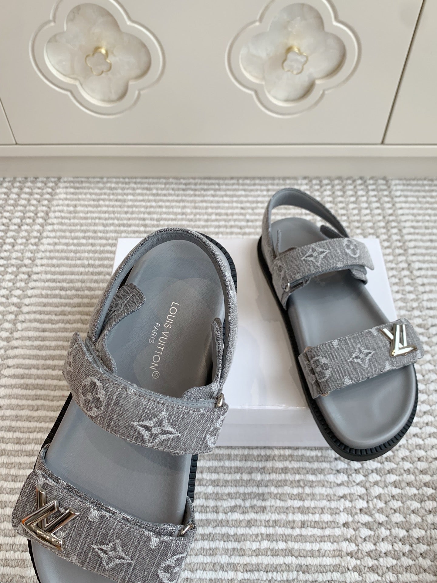 LOUIS VUITTON LV SANDALS 25S IN GREY DENIM AND CALFSKIN WITH SILVER HARDWARE