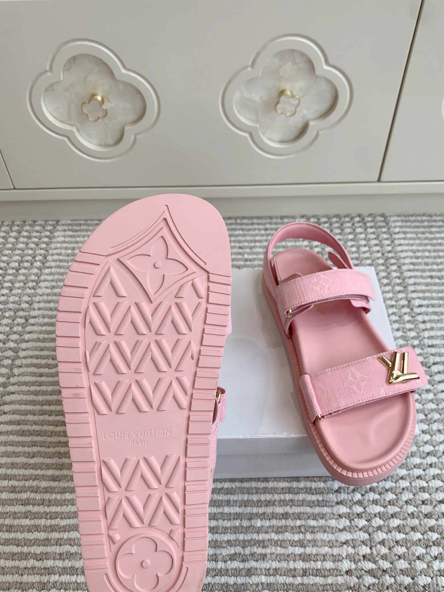 LOUIS VUITTON LV SANDALS 25S IN LIGHT PINK DENIM AND CALFSKIN WITH GOLD HARDWARE