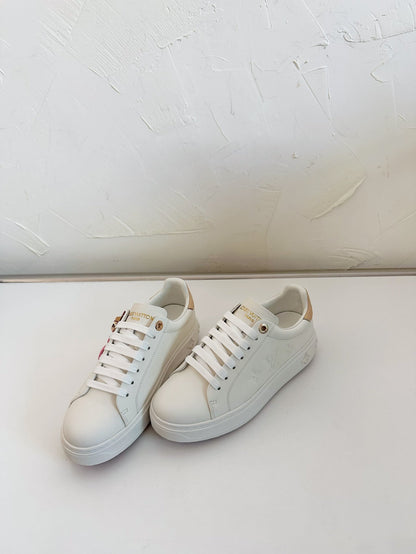 LOUIS VUITTON TIME OUT SNEAKER IN WHITE CALFSKIN