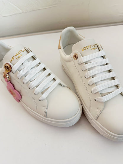 LOUIS VUITTON TIME OUT SNEAKER IN WHITE CALFSKIN
