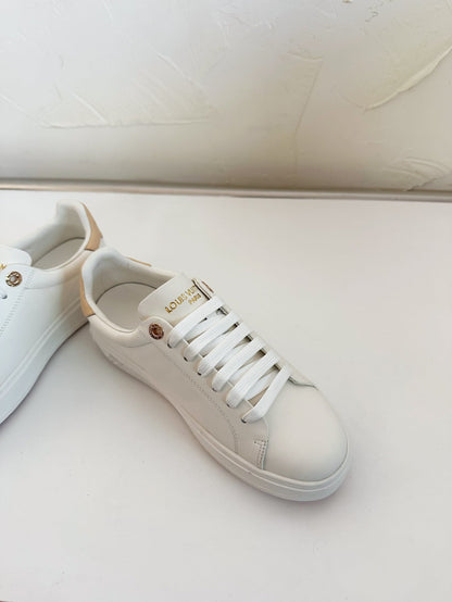 LOUIS VUITTON TIME OUT SNEAKER IN WHITE CALFSKIN
