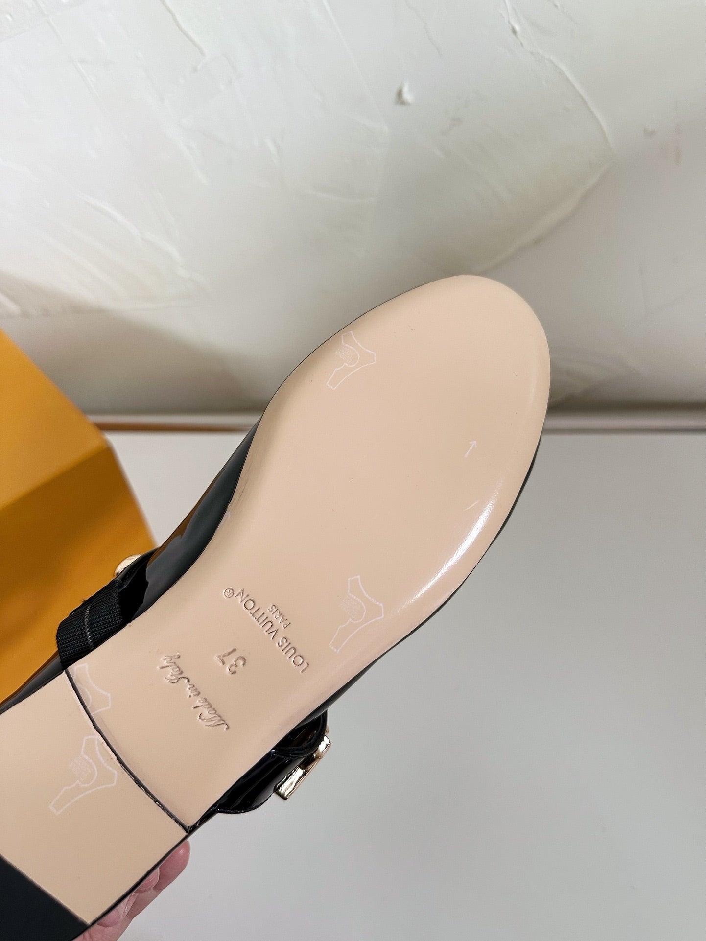LOUIS VUITTON ROMY FLAT BALLERINA IN BLACK PATENT CALFSKIN