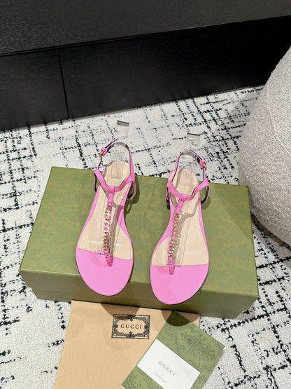 GUCCI THONG SANDAL IN FUSCIA PINK CALFSKIN WITH GOLD HARDWARE