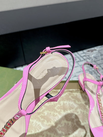 GUCCI THONG SANDAL IN FUSCIA PINK CALFSKIN WITH GOLD HARDWARE