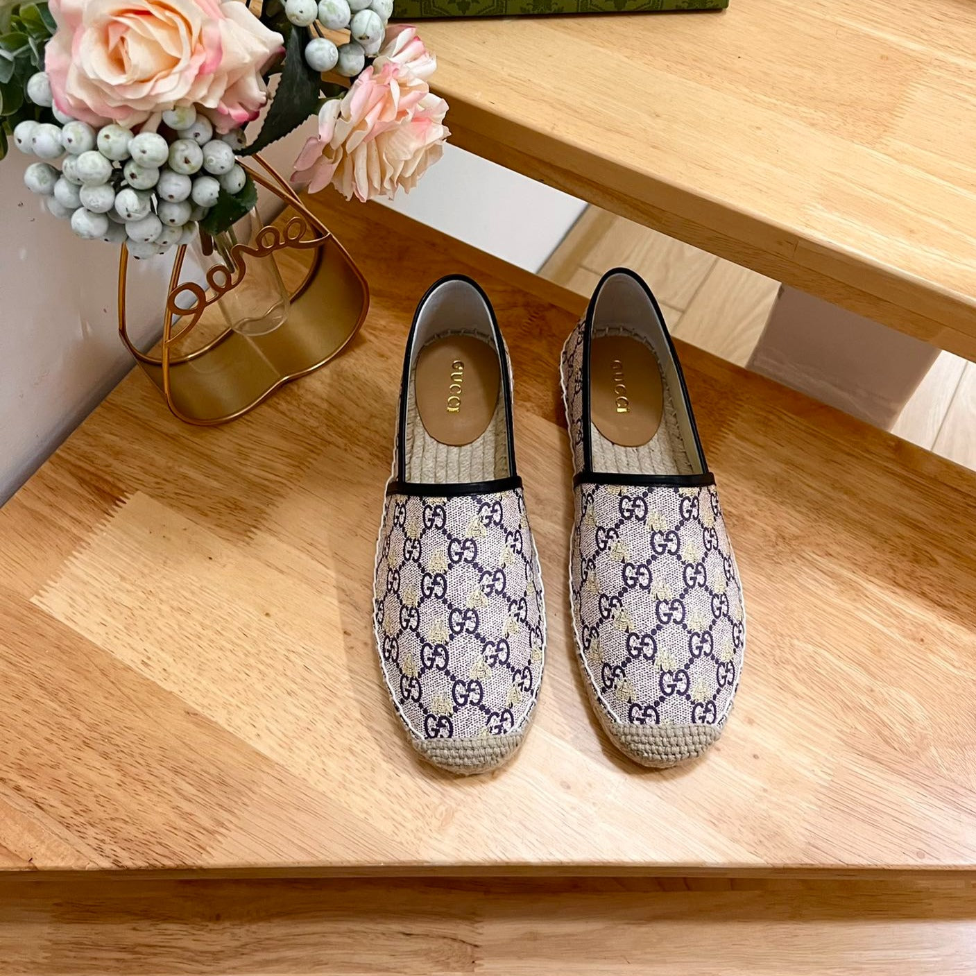 GUCCI Supreme Flat Shoes White Caro