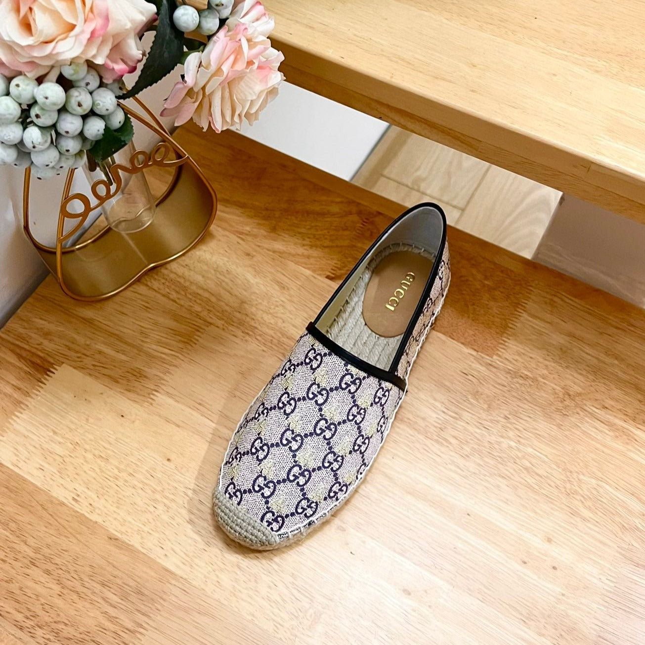 GUCCI Supreme Flat Shoes White Caro