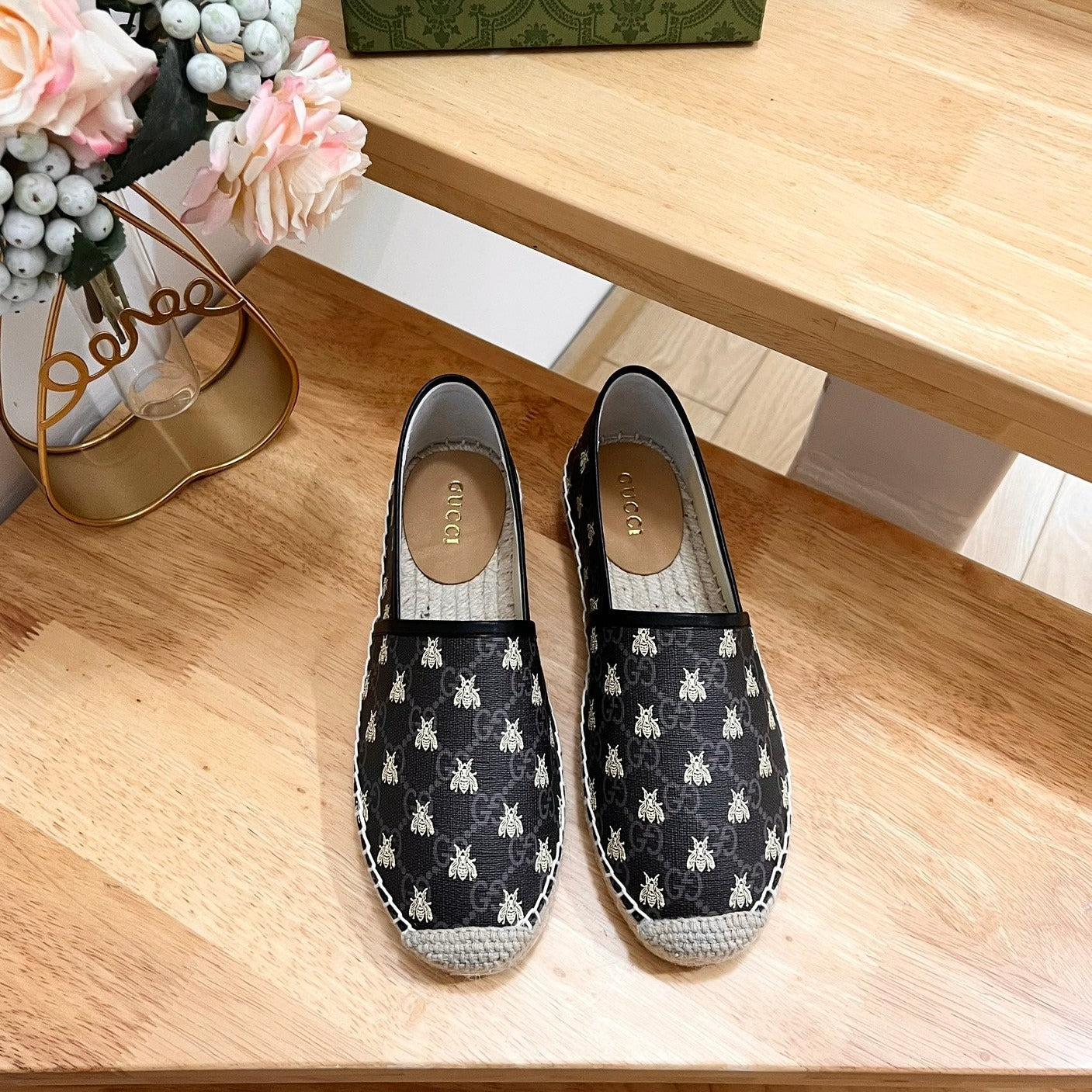 GUCCI Supreme Flat Shoes Black Caro