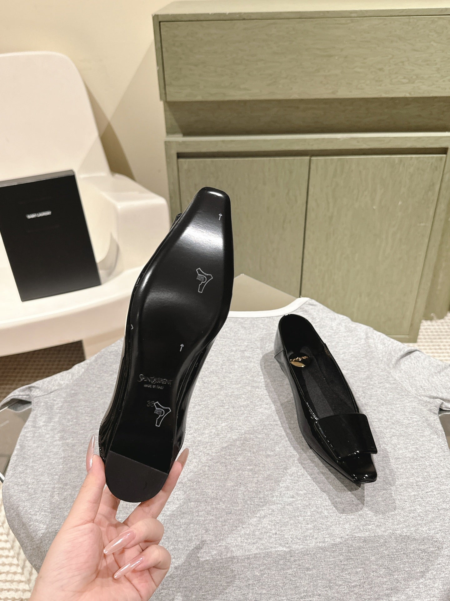 LOUIS VUITTON BALLERINA FLATS IN BLACK PATENT CALFSKIN
