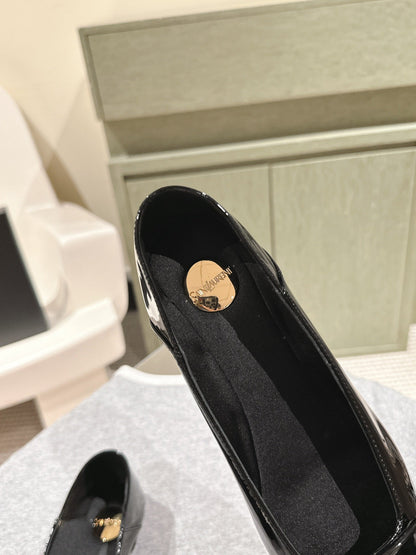 LOUIS VUITTON BALLERINA FLATS IN BLACK PATENT CALFSKIN
