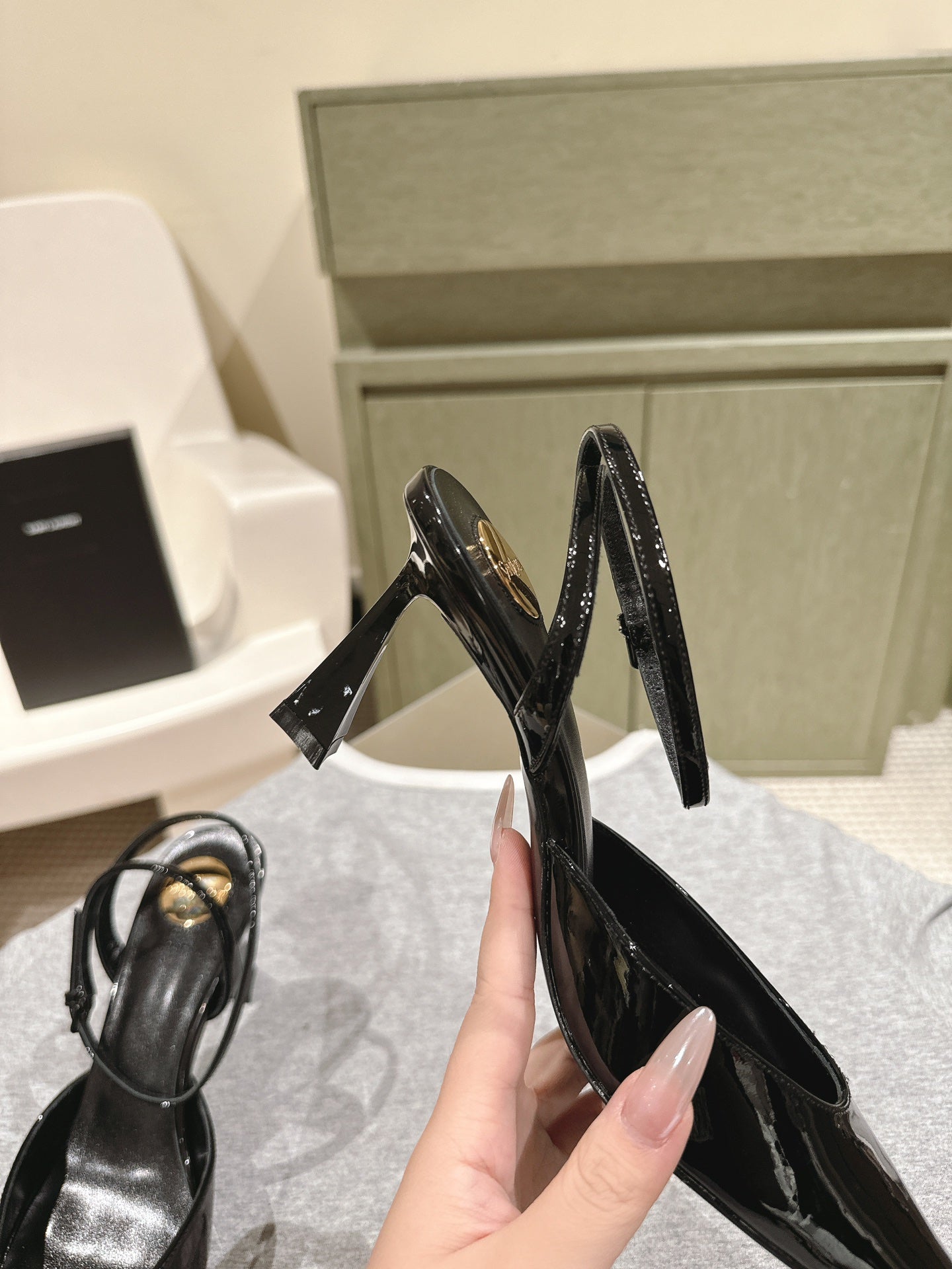 LOUIS VUITTON AIMÉE HIGH 8 CM SLINGBACK PUMPS IN BLACK PATENT CALFSKIN