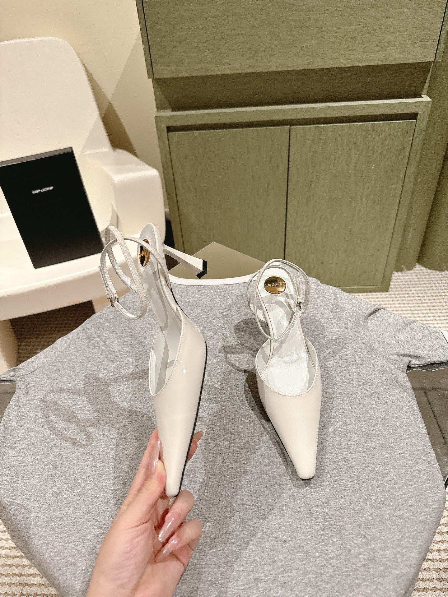 LOUIS VUITTON AIMÉE HIGH 8 CM SLINGBACK PUMPS IN WHITE PATENT CALFSKIN