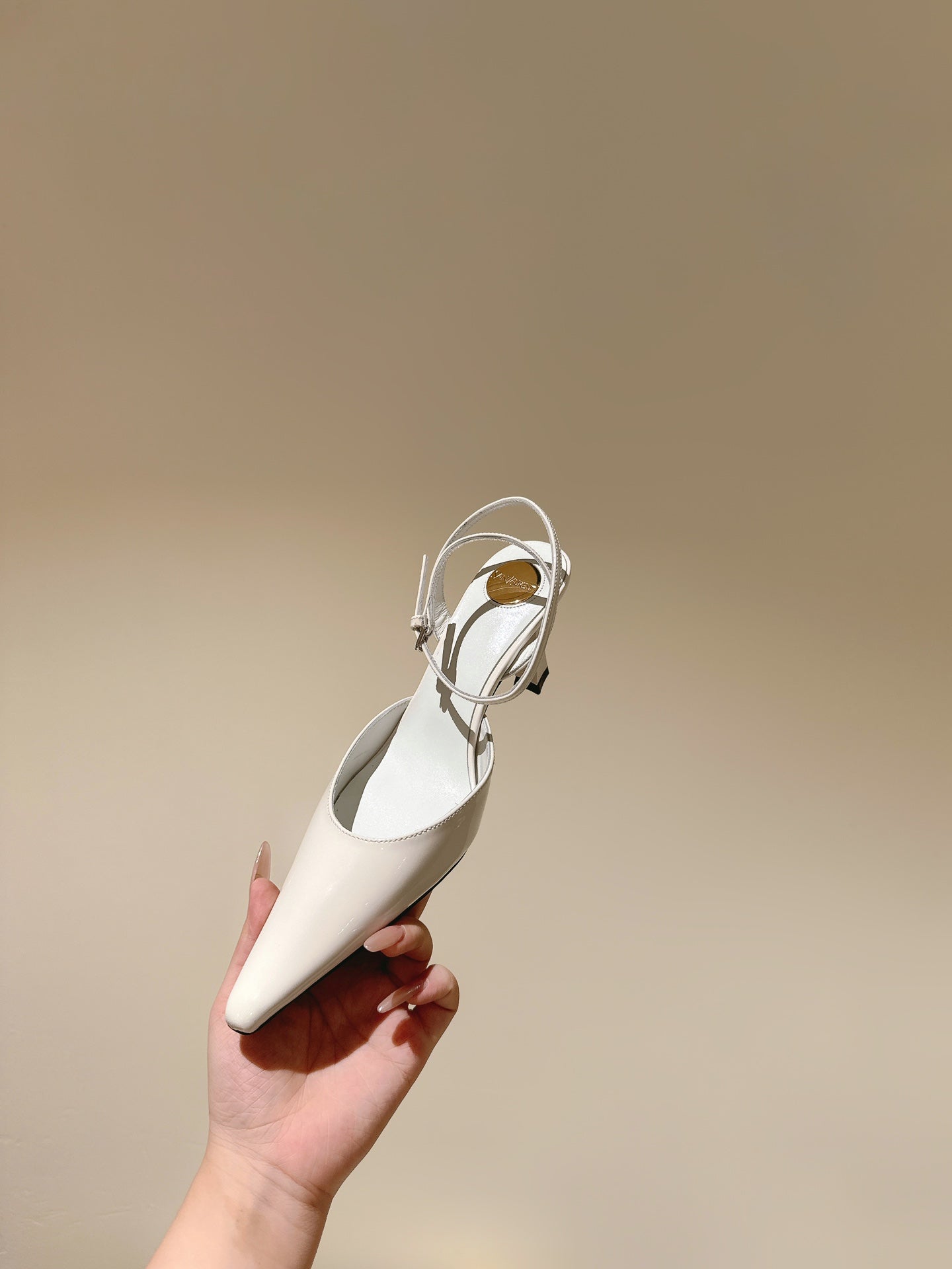 LOUIS VUITTON AIMÉE HIGH 8 CM SLINGBACK PUMPS IN WHITE PATENT CALFSKIN